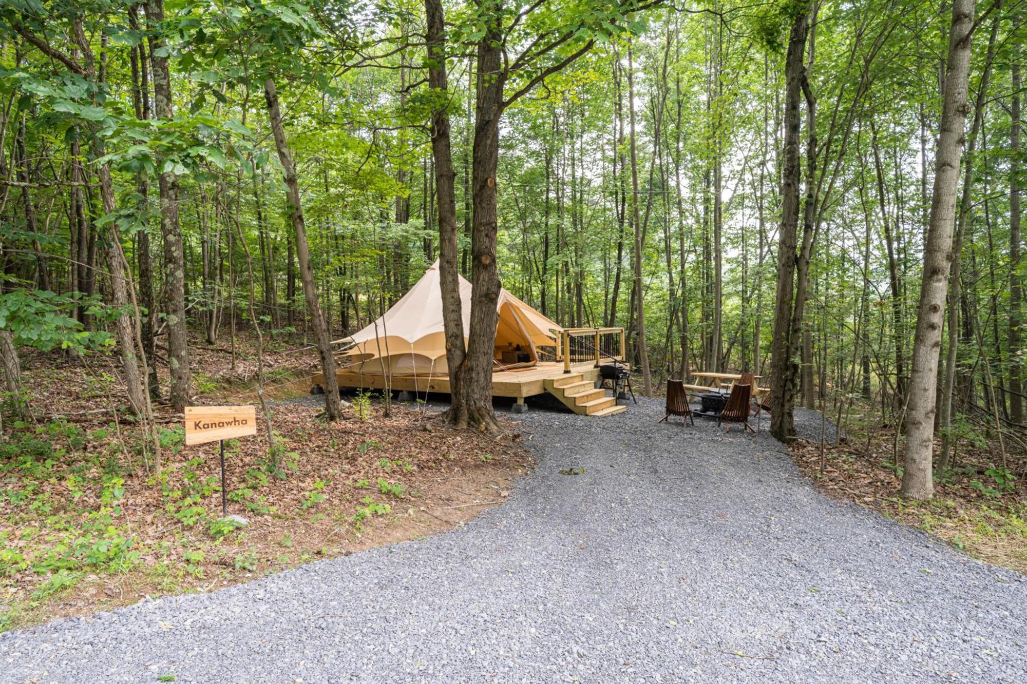 Firefly Ridge Luxury Retreat Hotel Great Cacapon Exterior photo