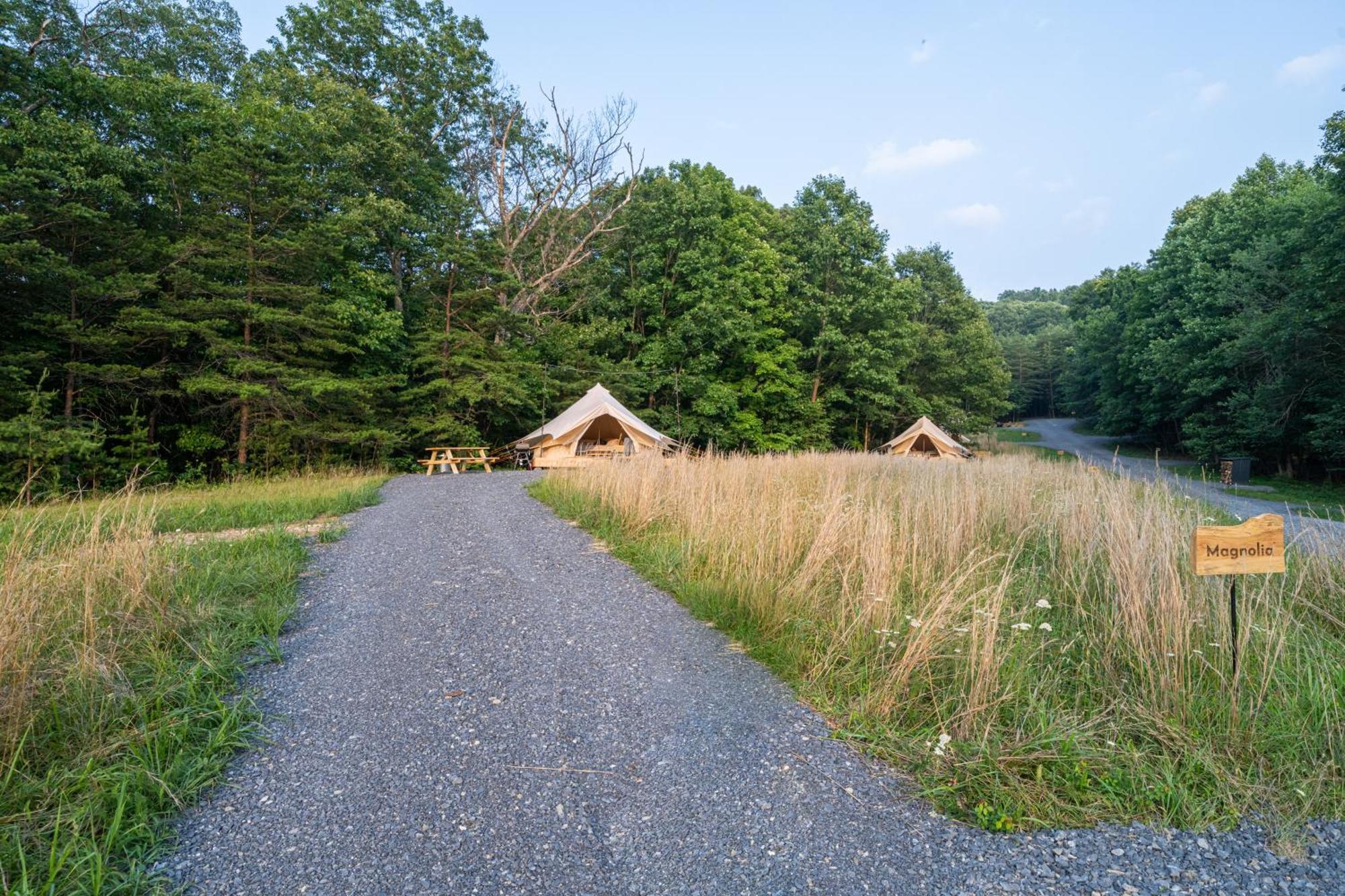 Firefly Ridge Luxury Retreat Hotel Great Cacapon Exterior photo