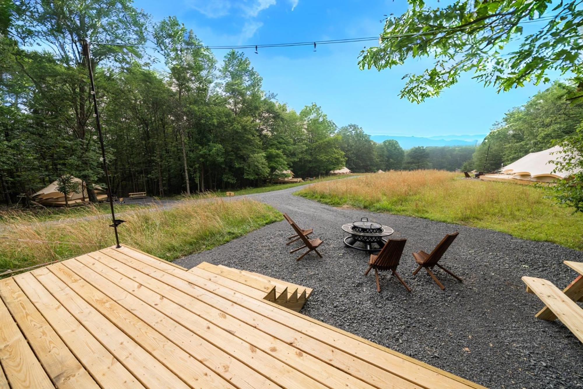Firefly Ridge Luxury Retreat Hotel Great Cacapon Exterior photo